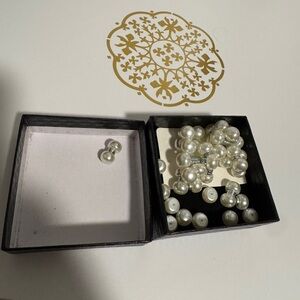 Elegant White Pearl veil weights